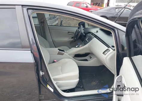 2013 Toyota Prius Three z USA, uszkodzony, nr VIN JTDKN3DU5D5649343